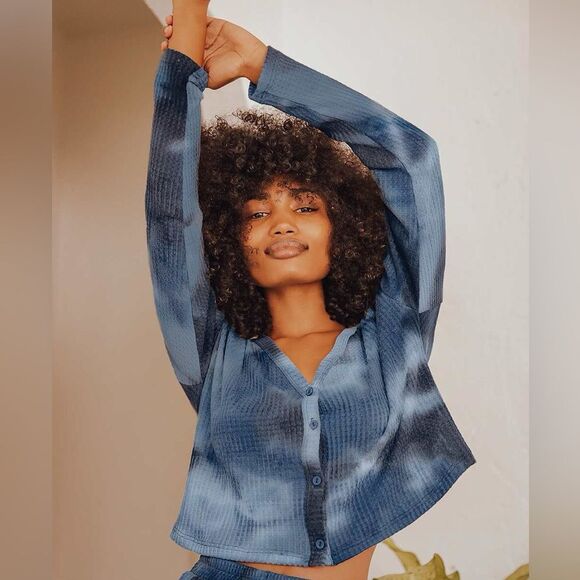 Sage the Label Anthropologie Navy Blue Tie-Dye Waffle Knit Cardigan size medium - Picture 2 of 10